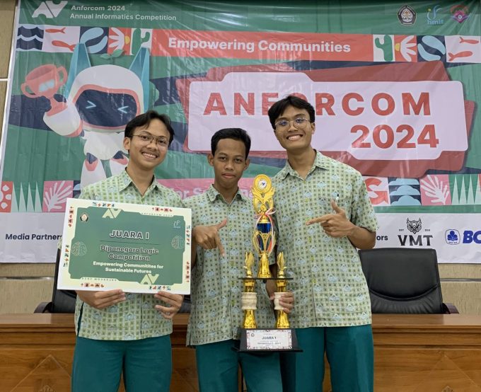 Siswa SMA IT Meraih Juara 1 di Diponegoro Logic Competition ANFORCOM 2024